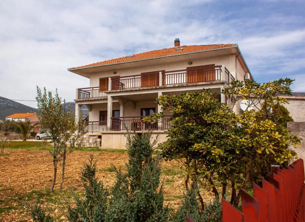 Apartment Juric Kastel Novi