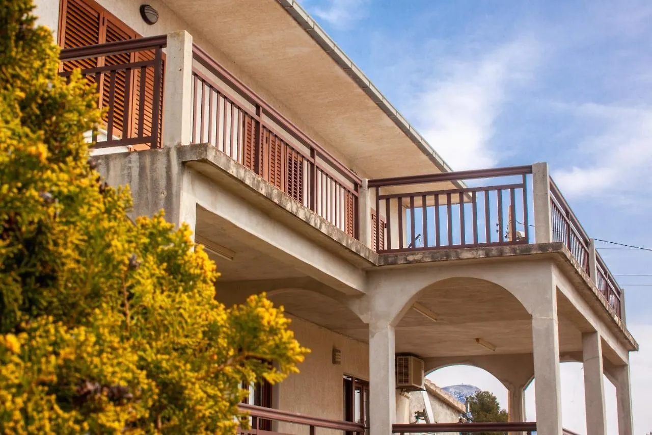 Apartment Juric Kaštel Novi